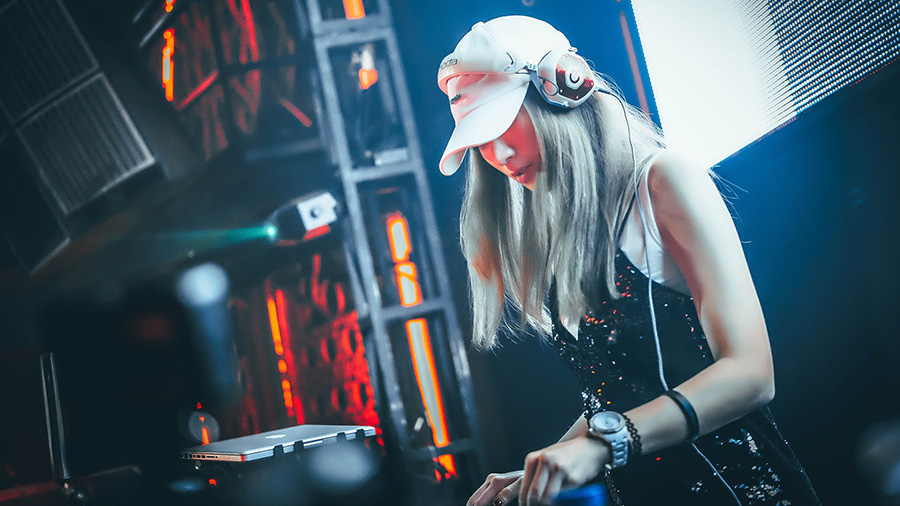 Female Djane Female Djane